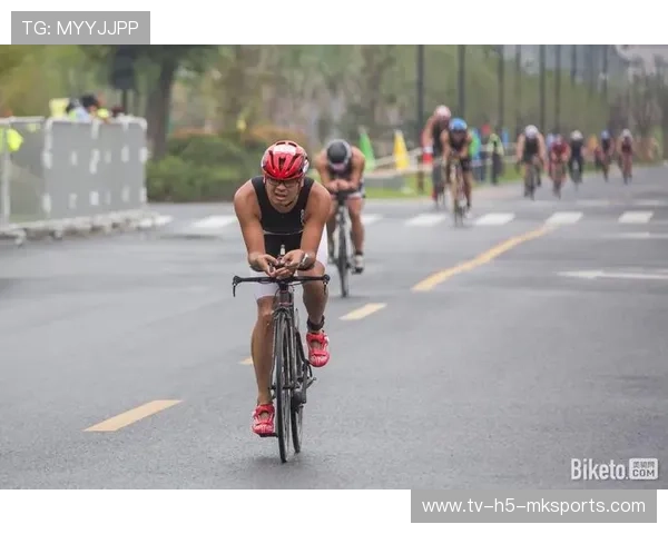 铁人三项队加强水陆转换衔接，整体节奏更顺滑