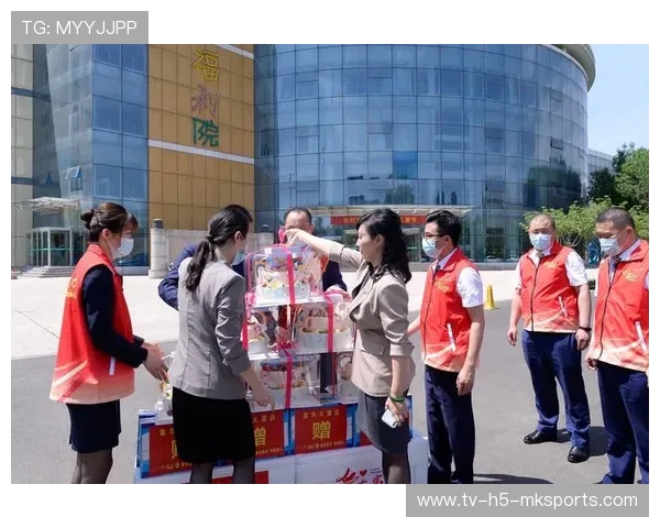 俱乐部球员参与公益陪伴计划 探访儿童福利院，儿童福利院 义工