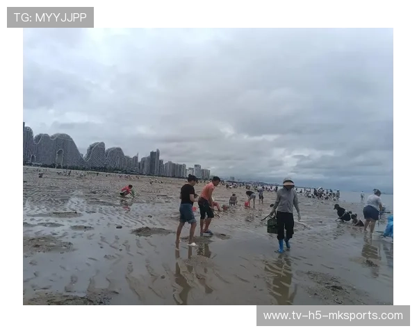 台风过境惠州,赶海体验吸引游客,惠州的台风要什么时候来什么时候走