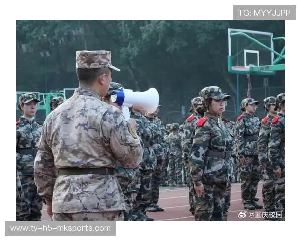 西南大学招聘教师考场考生跑步入场引热议，西南大学教师点招