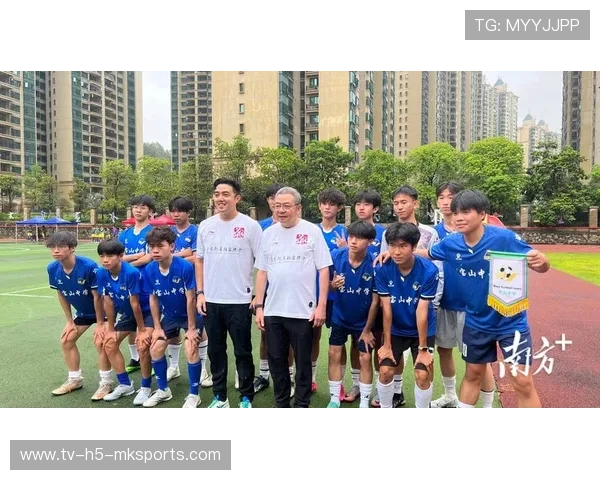 球迷狂欢!友谊赛现场气氛火爆无限,球会友谊赛足球赛程 球迷狂欢!友谊赛现场气氛火爆无限,球会友谊赛足球赛程